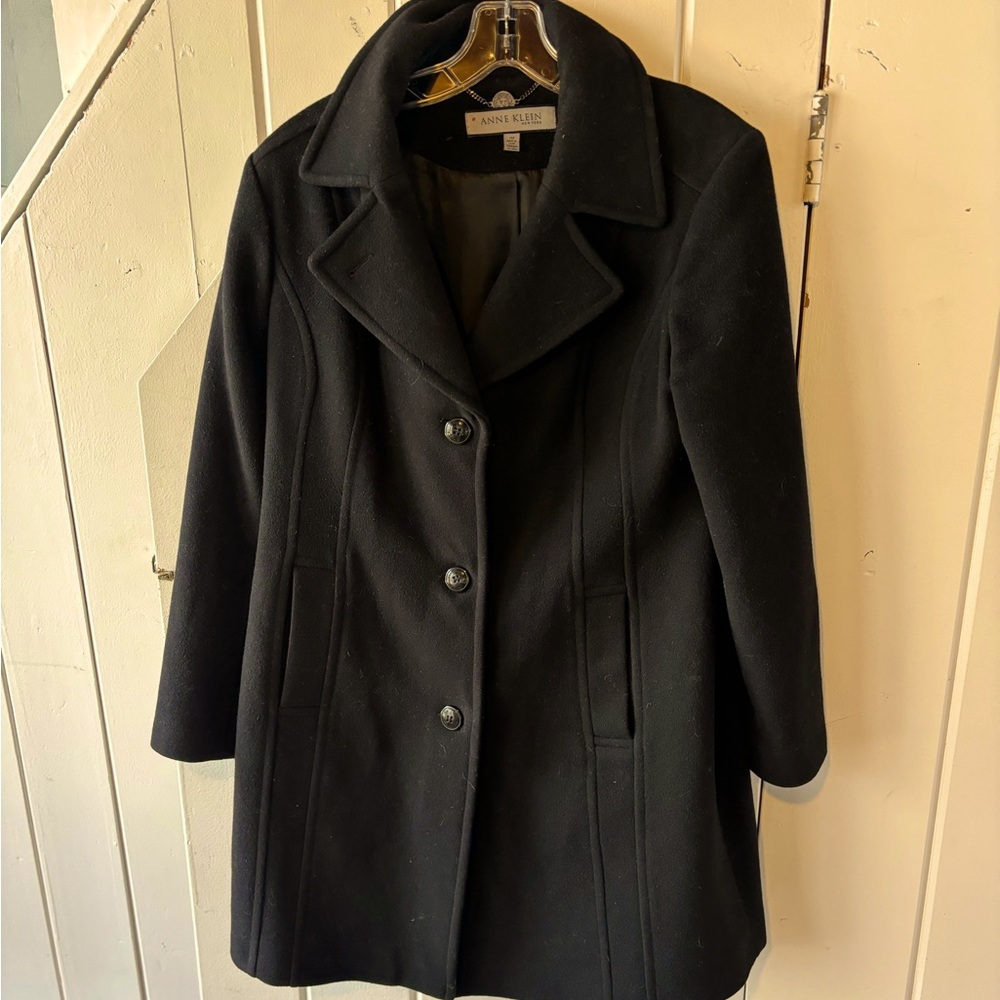 Anne Klein 80% Wool Black Single Breast Coat in Black